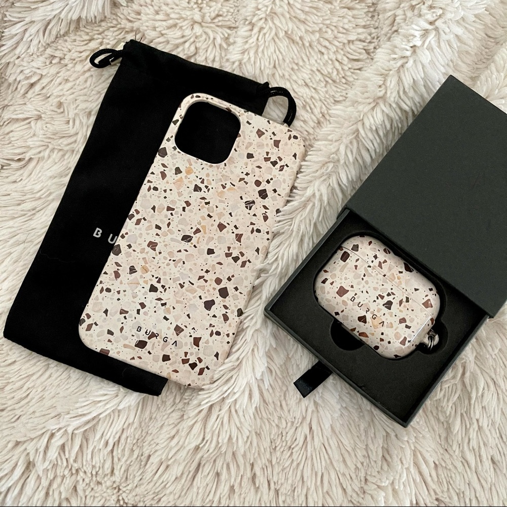 ✨NWT✨ BURGA // DISTANT NOISE iPhone & AirPods case